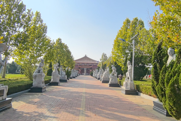 天津墓地陵園通過(guò)向人們介紹重要出版物和其他信息來(lái)源來(lái)支持對(duì)葬禮習(xí)俗的研究